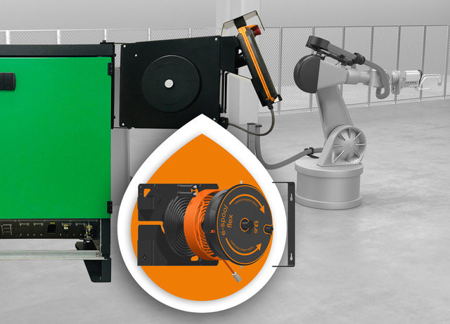 E-SPOOL FLEX: ALIMENTAZIONE CONTINUA E SICURA DEL TOUCHPAD DI ROBOT INDUSTRIALI